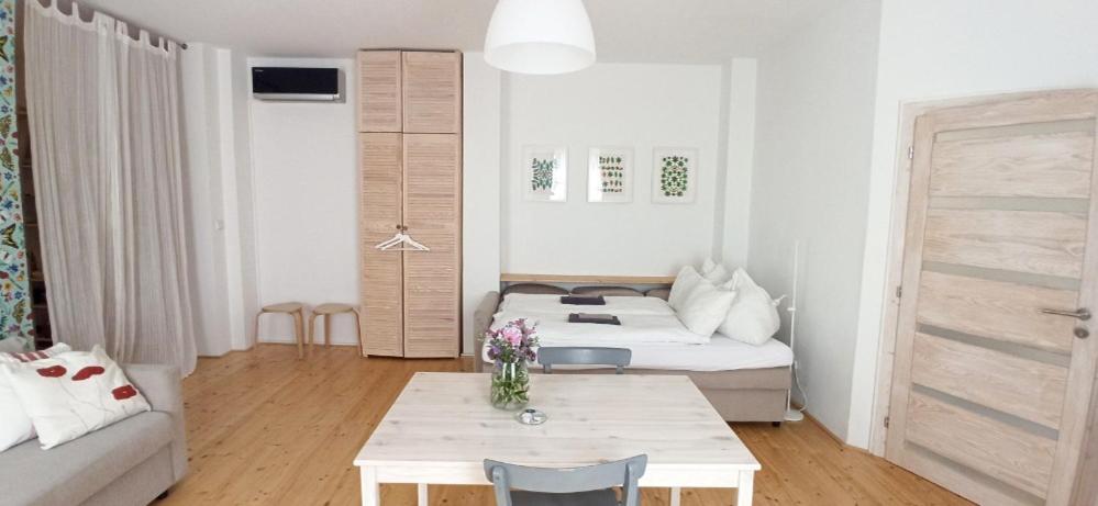Hostel Zahrada Мікулов Екстер'єр фото